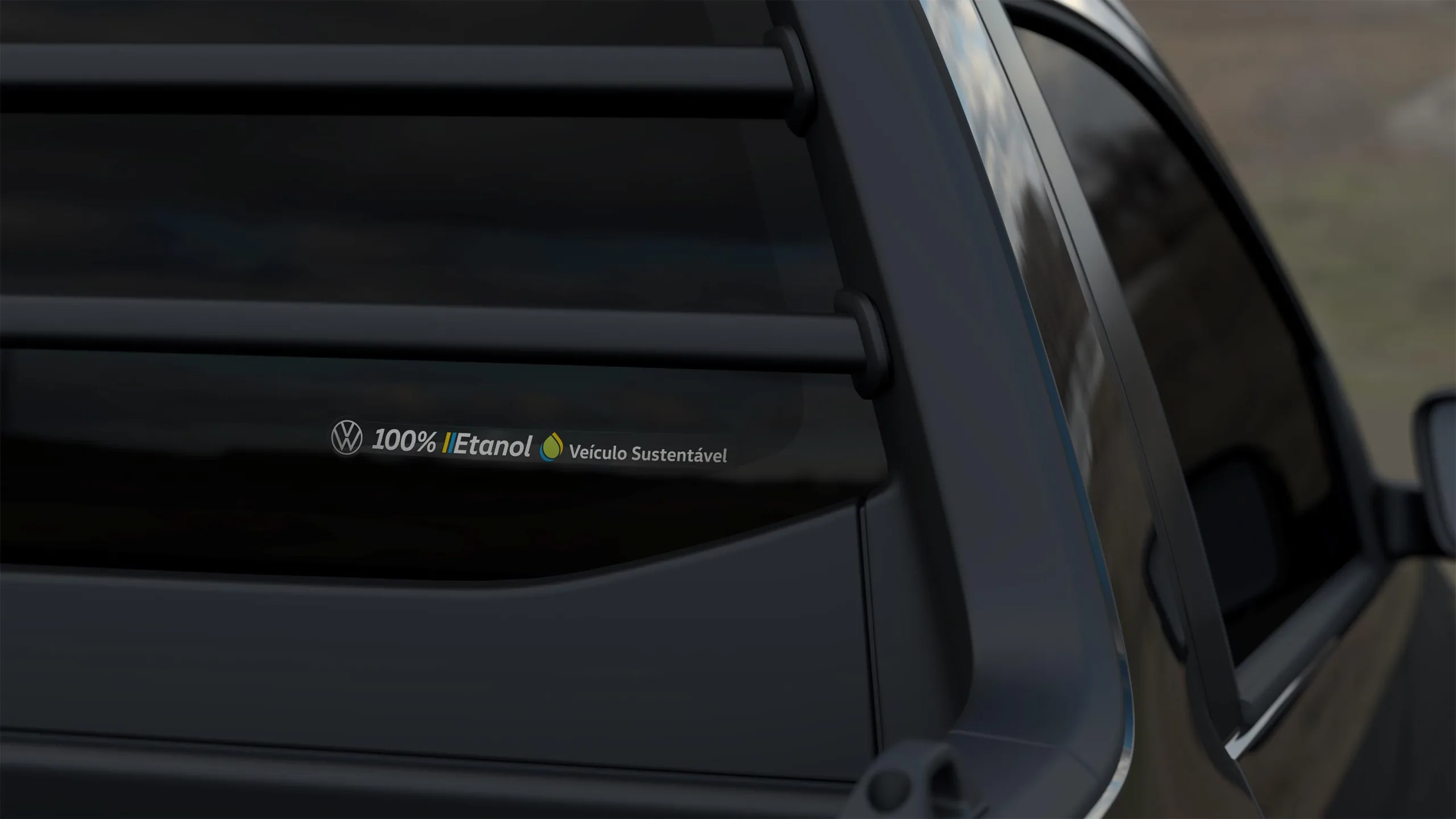 Na cidade, o consumo de etanol melhorou 5% em relação à versão flex. Na média combinada, a Saveiro passou de 8,1 km/l para 8,5 km/l, uma diferença importante para quem roda bastante.